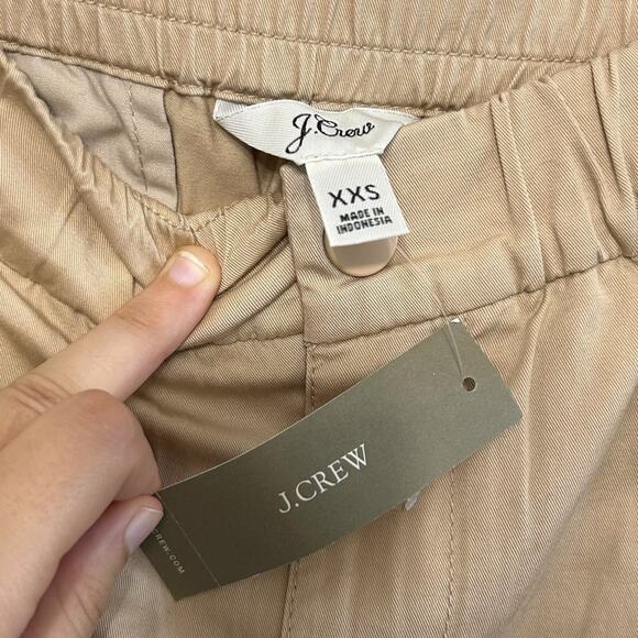 J. Crew Lightweight Chino Pull-On Short NWT Women's Sz XXS Beige Pleated Chic - Picture 3 of 7